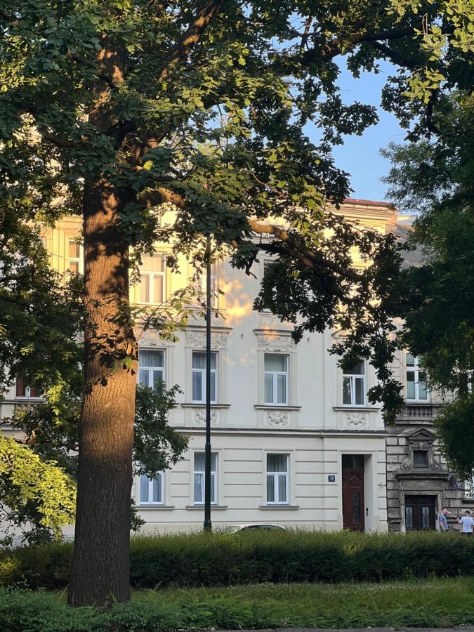 Hive Family House Hotel Cracóvia Exterior foto